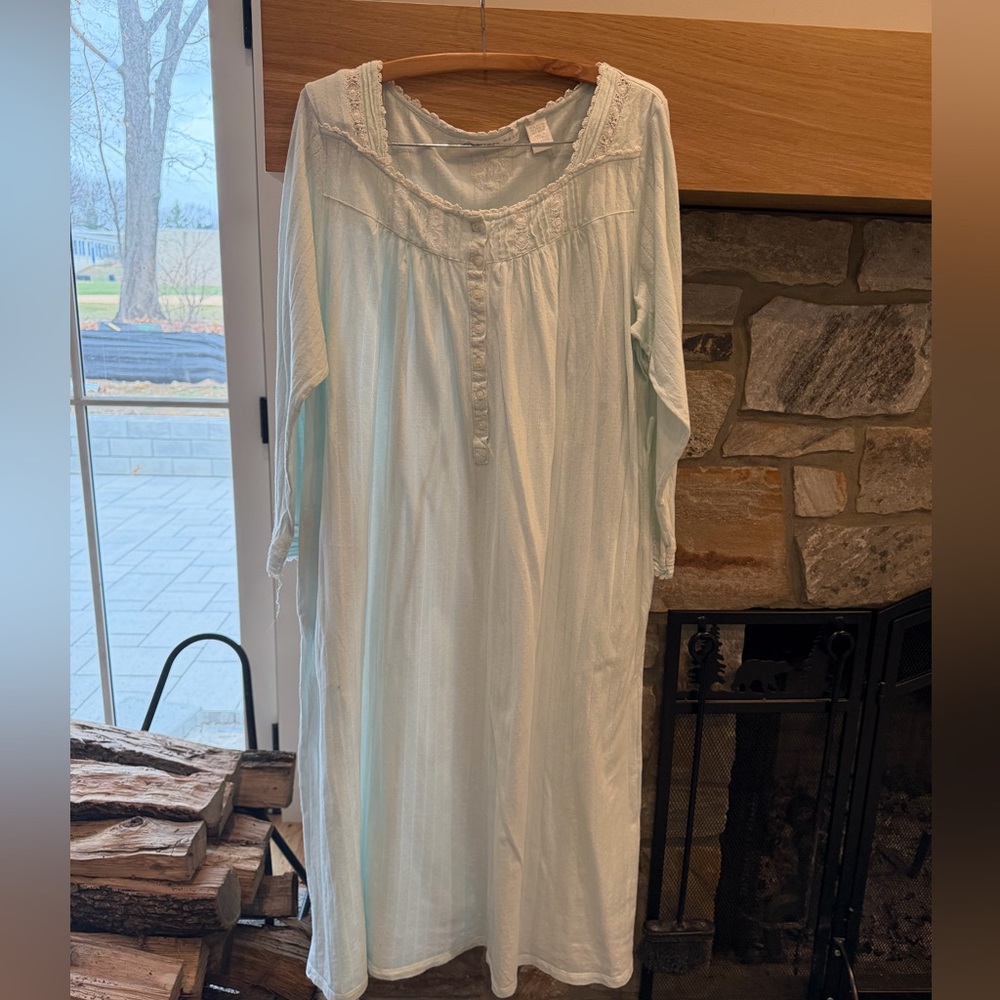 Eileen West Soft Blue Lace-Trimmed Nightgown 100% cotton size XL